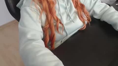 Snapshot of elly_petite chatting on February 16, 2026, 7:48 am Elly online show from February 16, 2026, 7:48 am