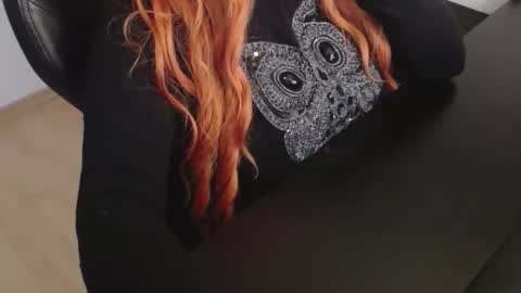 Snapshot of elly_petite chatting on February 18, 2026, 7:59 am Elly online show from February 18, 2026, 7:59 am