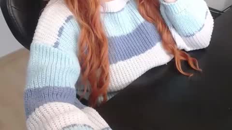 Snapshot of elly_petite chatting on February 20, 2026, 8:38 am Elly online show from February 20, 2026, 8:38 am