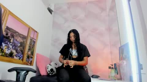 ellybloom online show from June 15, 2026, 1:13 pm