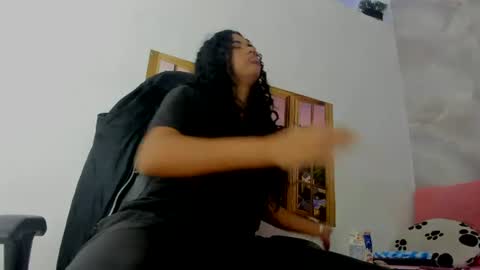 ellybloom online show from July 6, 2026, 1:52 pm