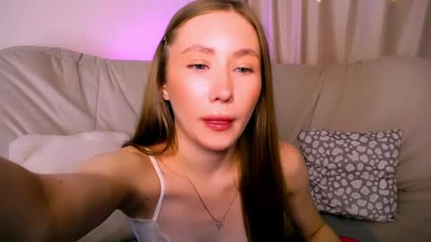 Snapshot of ellycolins_ chatting on April 18, 2026, 3:10 am Elly online show from April 18, 2026, 3:10 am