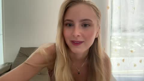 ellykeyofficial online show from August 2, 2026, 4:38 pm