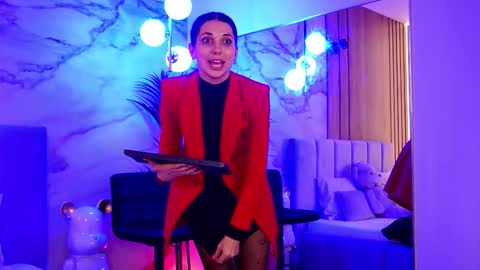 Elly online show from October 28, 2025, 8:07 am