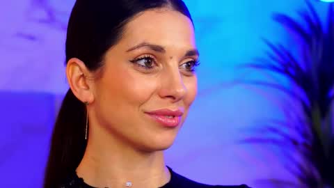 Elly online show from November 29, 2025, 10:24 pm