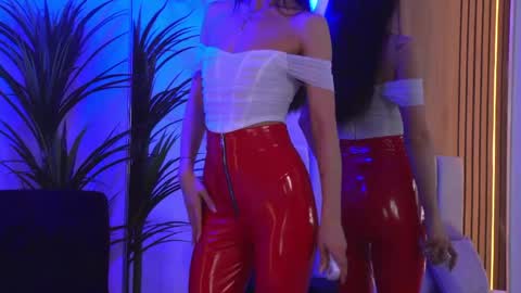 Elly online show from April 9, 2026, 6:35 pm