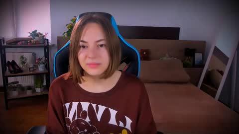 elma_lily online show from November 15, 2025, 7:27 am