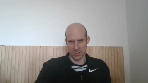 Snapshot of elmatirestrepo chatting on May 18, 2026, 5:41 pm Mati Restrepo online show from May 18, 2026, 5:41 pm