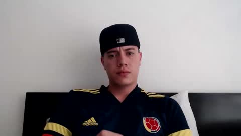 Snapshot of elmono33 chatting on December 17, 2024, 6:31 pm elmono33 online show from December 17, 2024, 6:31 pm