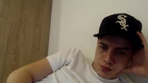 Snapshot of elmono33 chatting on February 9, 2025, 2:49 am elmono33 online show from February 9, 2025, 2:49 am