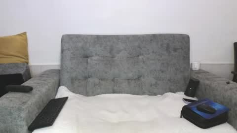 Elodie online show from April 13, 2026, 9:37 am