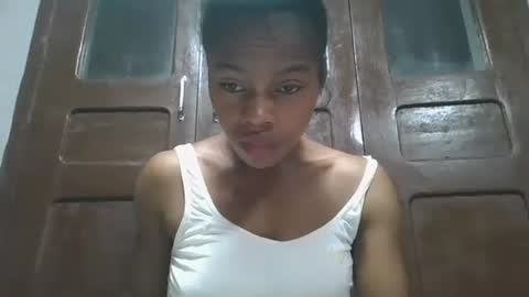 elodie228680 online show from May 9, 2026, 5:12 am