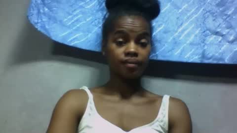 elodie228680 online show from May 16, 2026, 10:36 am
