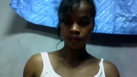 elodie228680 online show from May 24, 2026, 5:01 am