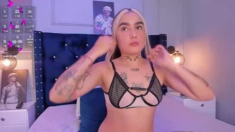 Snapshot of elodie_walker chatting on January 21, 2025, 2:26 pm Elodie online show from January 21, 2025, 2:26 pm