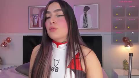 Snapshot of elodie_walker chatting on November 6, 2025, 1:45 pm Elodie online show from November 6, 2025, 1:45 pm