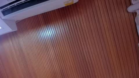 Snapshot of elodie_walker chatting on November 26, 2025, 11:22 am Elodie online show from November 26, 2025, 11:22 am