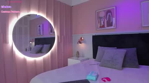 Elodie  online show from March 3, 2026, 11:38 am