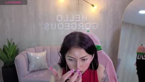 Elody  online show from October 31, 2025, 3:18 am