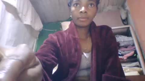 elodynarcisse online show from November 28, 2025, 2:09 pm