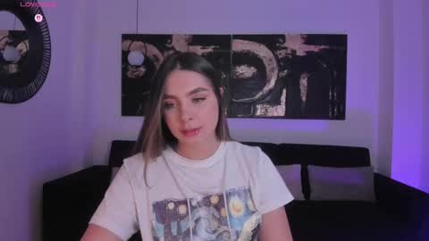 ELOISA OLIVERO online show from November 11, 2025, 7:58 pm