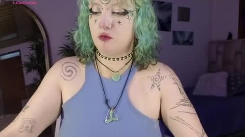 Snapshot of eloisee_ chatting on April 24, 2026, 9:06 pm Eloise . online show from April 24, 2026, 9:06 pm