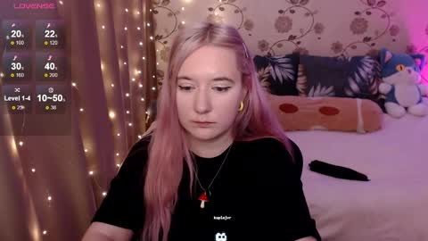 Snapshot of elovinora chatting on December 13, 2024, 2:49 pm Ela give me a thumbs up if you like it and this is important for the development of the account online show from December 13, 2024, 2:49 pm