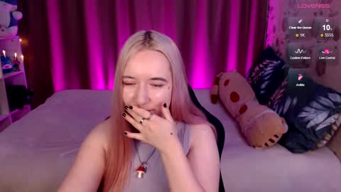 Snapshot of elovinora chatting on December 18, 2024, 6:57 pm Ela give me a thumbs up if you like it and this is important for the development of the account online show from December 18, 2024, 6:57 pm