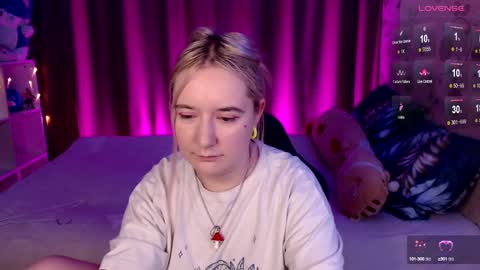 Snapshot of elovinora chatting on December 28, 2024, 10:02 pm Ela give me a thumbs up if you like it and this is important for the development of the account online show from December 28, 2024, 10:02 pm