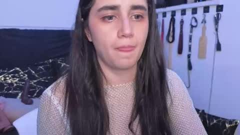 elowen_halley1 online show from November 8, 2025, 9:57 pm