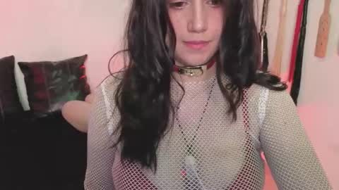 elowen_halley1 online show from January 15, 2026, 7:06 pm