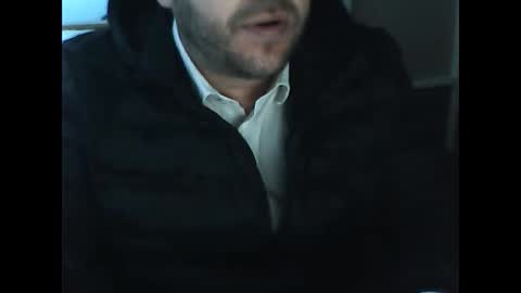 elpeladilla online show from December 8, 2024, 7:26 am