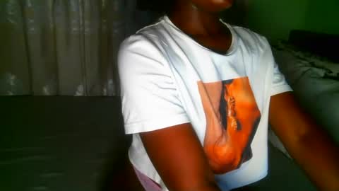 Snapshot of elphaba01 chatting on February 20, 2025, 1:46 am Elphaba online show from February 20, 2025, 1:46 am