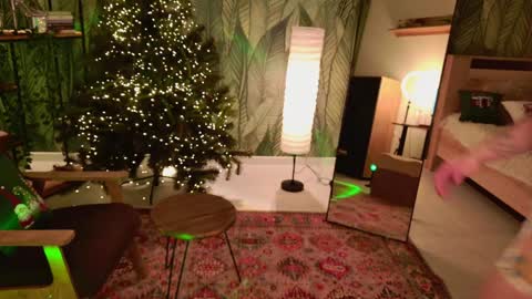 Elsie online show from December 26, 2024, 2:12 am