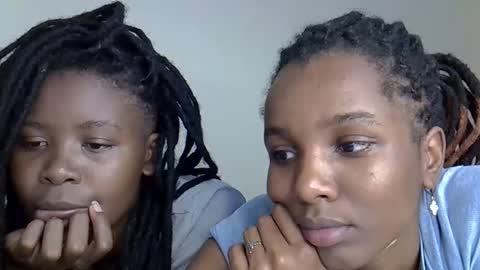 Snapshot of elvier_pretty chatting on November 1, 2025, 7:05 pm flo online show from November 1, 2025, 7:05 pm