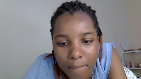 Snapshot of elvier_pretty chatting on November 2, 2025, 7:44 am flo online show from November 2, 2025, 7:44 am