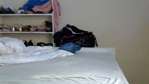 Snapshot of elvier_pretty chatting on November 7, 2025, 9:09 am flo online show from November 7, 2025, 9:09 am