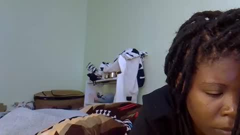 Snapshot of elvier_pretty chatting on December 18, 2025, 9:15 am flo online show from December 18, 2025, 9:15 am