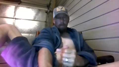 Snapshot of elwooood7 chatting on April 25, 2026, 1:41 pm elwooood7 online show from April 25, 2026, 1:41 pm