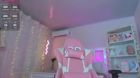 Snapshot of ely_cherry18 chatting on May 27, 2026, 1:24 am Ely online show from May 27, 2026, 1:24 am