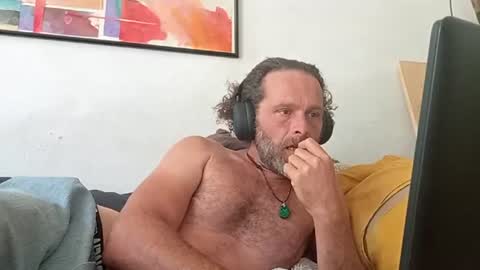 Snapshot of elyjahoye chatting on June 12, 2026, 11:20 am elyjahoye online show from June 12, 2026, 11:20 am