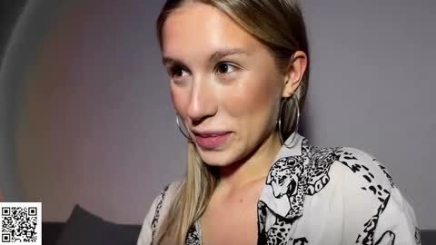 Elysia online show from October 22, 2025, 9:36 pm