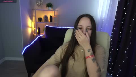 Snapshot of elyslunar_ chatting on January 9, 2025, 6:17 am Call me Elis online show from January 9, 2025, 6:17 am