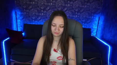 Snapshot of elyslunar_ chatting on February 5, 2025, 9:15 am Call me Elis online show from February 5, 2025, 9:15 am