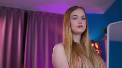 Elyssa online show from April 10, 2026, 6:45 pm