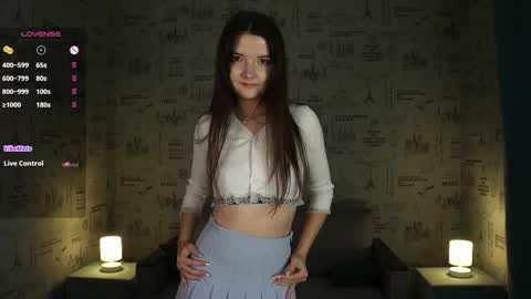 Snapshot of em1ly_e chatting on November 29, 2025, 8:34 pm Emily online show from November 29, 2025, 8:34 pm