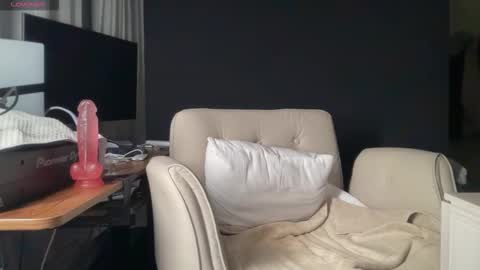Snapshot of ema_lov3 chatting on January 13, 2026, 2:06 am Ema Love online show from January 13, 2026, 2:06 am