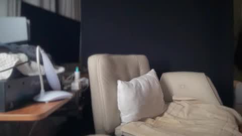 Snapshot of ema_lov3 chatting on January 15, 2026, 1:54 am Ema Love online show from January 15, 2026, 1:54 am