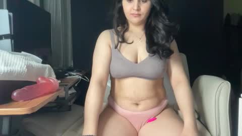 Snapshot of ema_lov3 chatting on February 4, 2026, 3:23 am Ema Love online show from February 4, 2026, 3:23 am