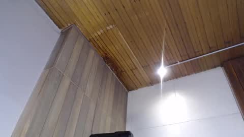 Snapshot of ema_luna_ chatting on October 5, 2025, 9:02 pm Ema online show from October 5, 2025, 9:02 pm